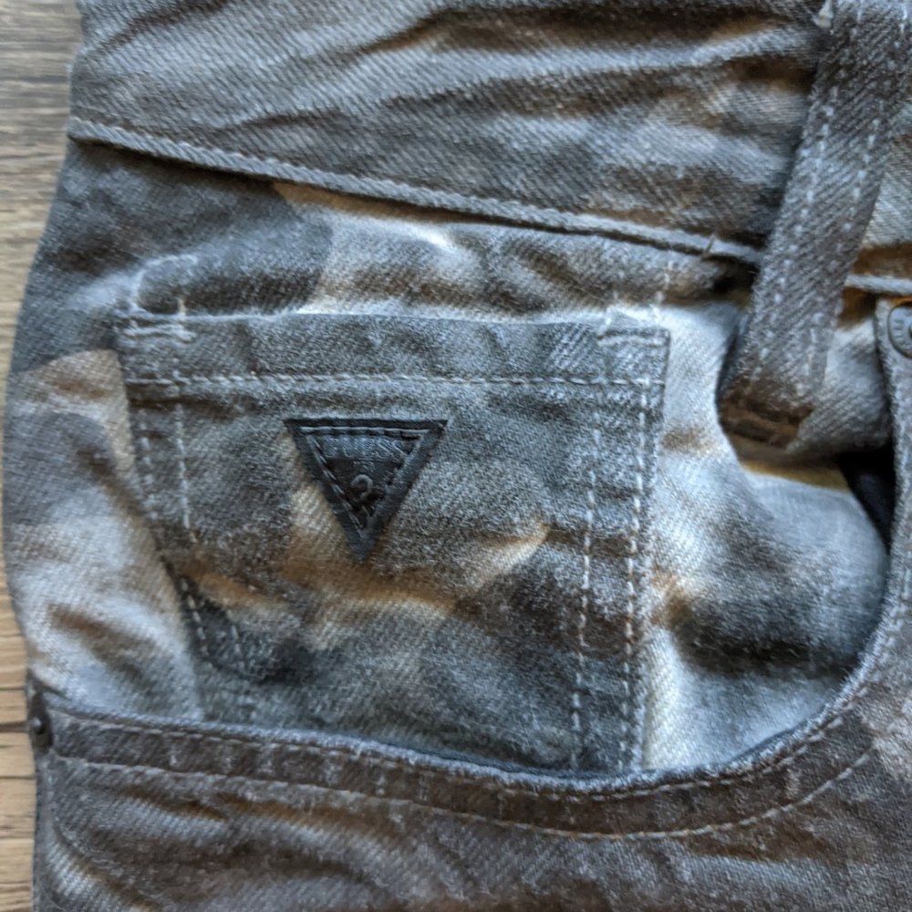 Guess Vintage Alameda Slim Tapered Jeans - Picture 3 of 9